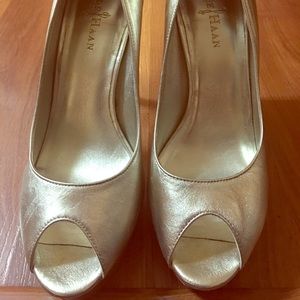 Cole Han Gold Heels. Size 7 1/2 B.